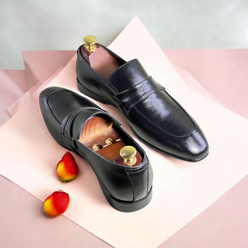 Handmade green leather loafers for men – premium all-leather slip-on dress shoes with durable sole, stylish penny loafer design, and luxury craftsmanship