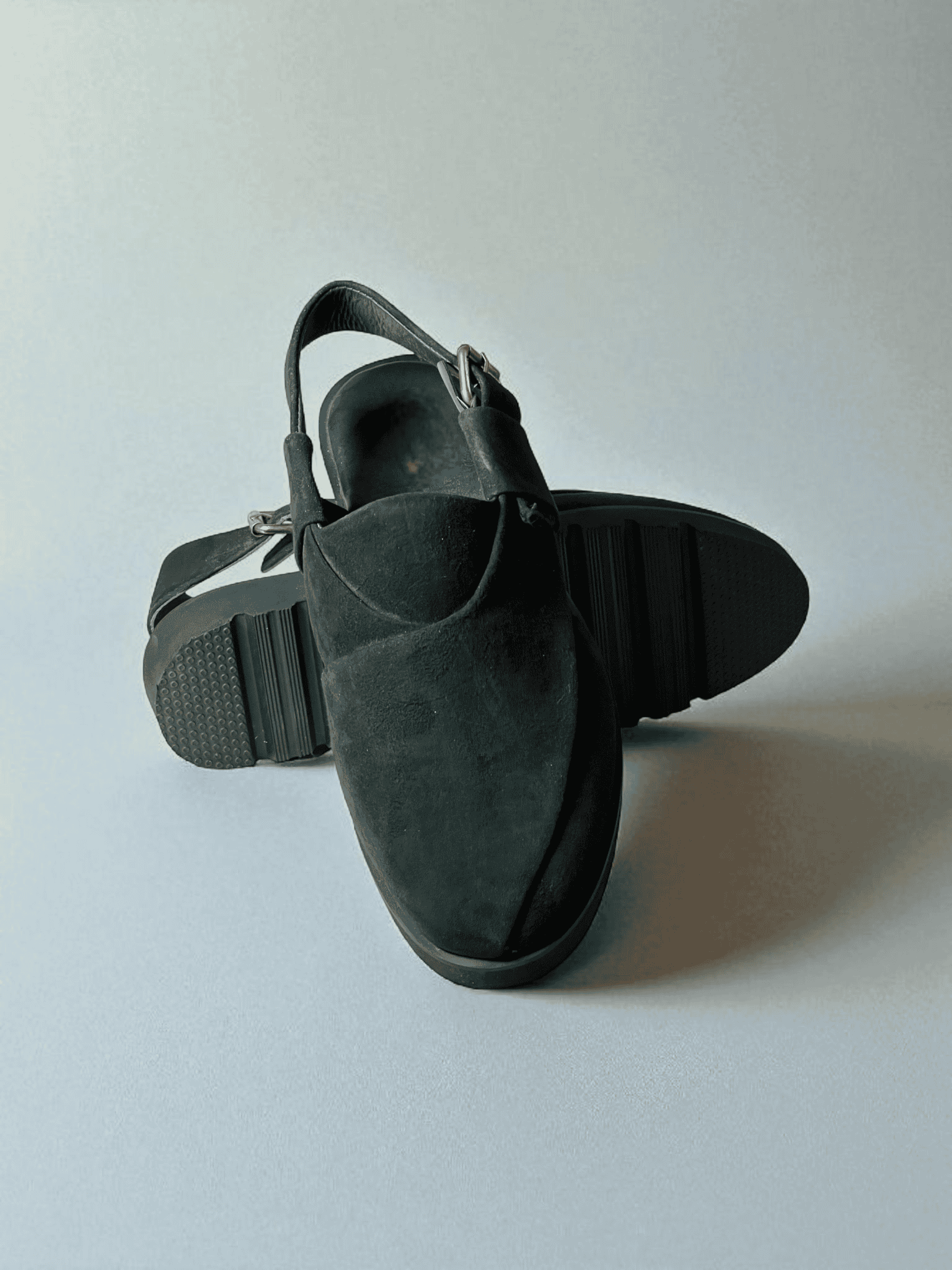 AS -Shadow Weave sandals are meticulously crafted with a handmade shadow weave leather design, providing both durability and luxurious style. These premium sandals offer a unique and sophisticated look that will elevate any outfit. Expertly crafted for comfort and durability, these sandals are a must-have for any fashion-forward individual.