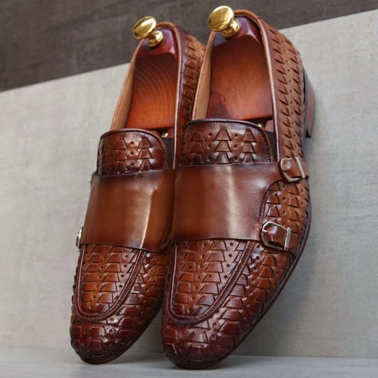 AS-2525 DB -Adler Shoes Makes Pakistan Best Handmade Leather Shoes.● Upper: 100% Original Aniline Leather ● Sole: 100% Original Cow Leather Sole ● Lining: Anti-bacterial lining with added comfort ● Warranty: 3-Month Repair Warranty