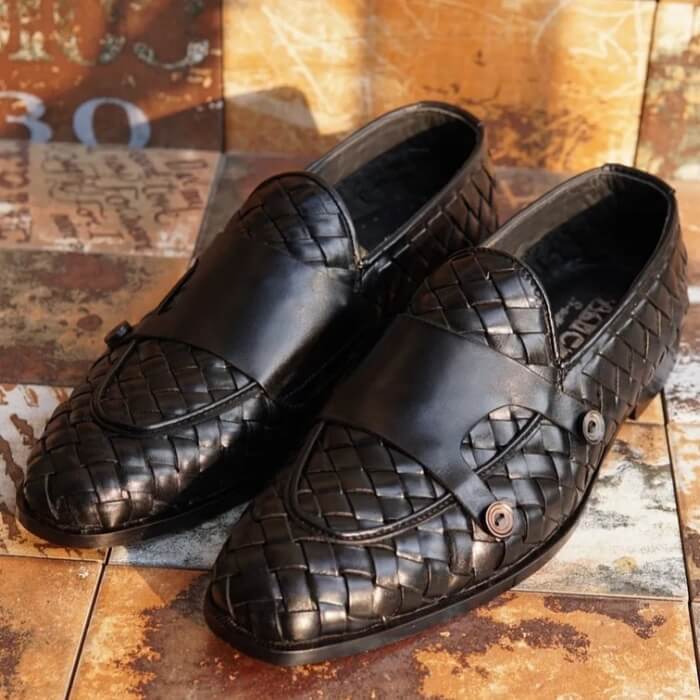 AS-6666 -Adler Shoes Makes Pakistan Best Handmade Leather Shoes.● Upper: 100% Original Aniline Leather ● Sole: 100% Original Leather Sole ● Lining: Anti-bacterial lining with added comfort ● Warranty: 3-Month Repair Warranty