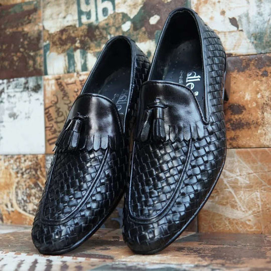 AS-2641 -BN- -Adler Shoes Makes Pakistan Best Handmade Leather Shoes.● Upper: 100% Original Aniline Leather ● Sole: 100% Original Cow Leather Sole ● Lining: Anti-bacterial lining with added comfort ● Warranty: 3-Month Repair Warranty