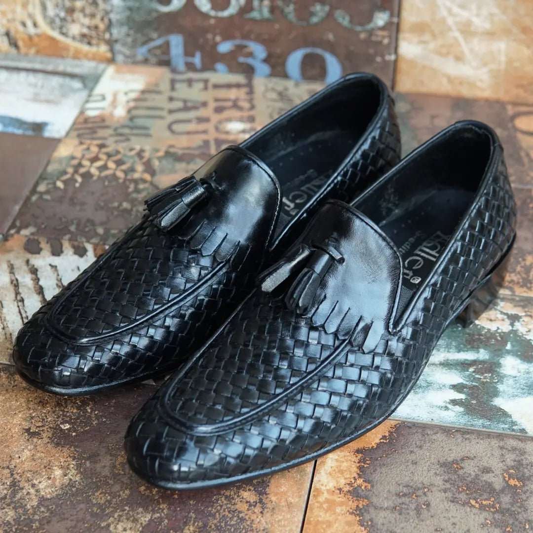 AS-2641 -BN- -Adler Shoes Makes Pakistan Best Handmade Leather Shoes.● Upper: 100% Original Aniline Leather ● Sole: 100% Original Cow Leather Sole ● Lining: Anti-bacterial lining with added comfort ● Warranty: 3-Month Repair Warranty