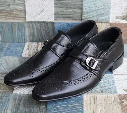 AS 2600-BLK -Adler Shoes Makes Pakistan Best Handmade Leather Shoes.● Upper: 100% Original Aniline Leather ● Sole: 100% Original Cow Leather Sole ● Lining: Anti-bacterial lining with added comfort ● Warranty: 3-Month Repair Warranty