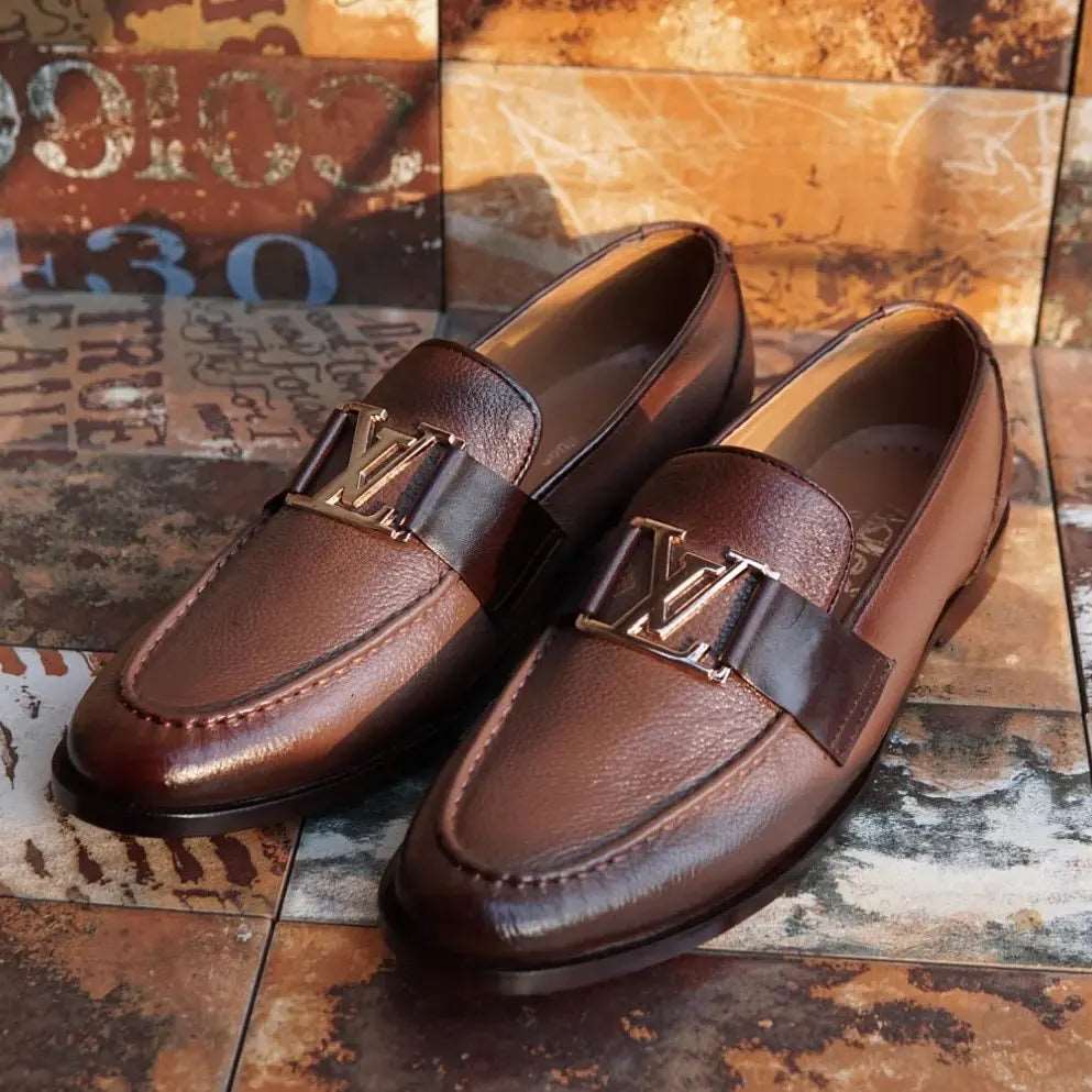 AS 3013 -LVB- Adler Shoes Makes Pakistan Best Handmade Leather Shoes.● Upper: 100% Original Mild Leather ● Sole: 100% Original Leather Sole ● Lining: Anti-bacterial lining with added comfort ● Warranty: 3-Month Repair Warranty